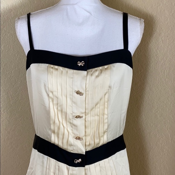 Milly of New York Dresses & Skirts - NWT Milly Of New York silk bow button front dress
